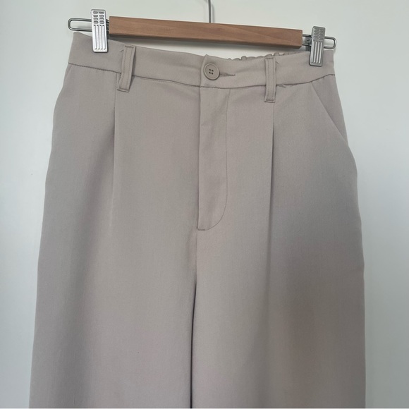 SOLD - H&M High Waisted Wide Leg High Trousers in Light Beige Size 6 - Picture 3 of 8